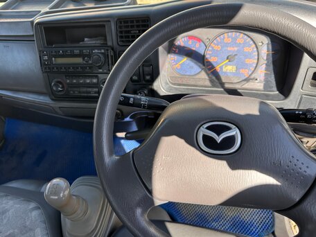 2000 Mazda Titan, белый, 2450000 рублей, вид 2