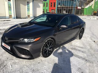 2021 Toyota Camry VIII (XV70) Рестайлинг, серый, 2950000 рублей, вид 1