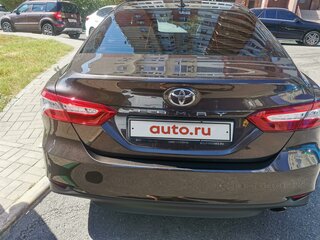 2020 Toyota Camry VIII (XV70), коричневый, 2500000 рублей, вид 3