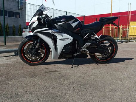 2010 Honda CBR 1000 RR/RA Fireblade, белый, 680000 рублей, вид 1