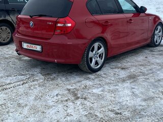 2011 BMW 1 серии 116i I (E81/E82/E87/E88) Рестайлинг, красный, 780000 рублей, вид 4