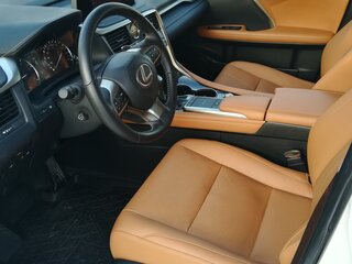 2019 Lexus RX 300 IV Рестайлинг, белый, 6250000 рублей, вид 3