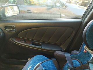 2001 Toyota Avensis I Рестайлинг, серебристый, 500000 рублей, вид 3