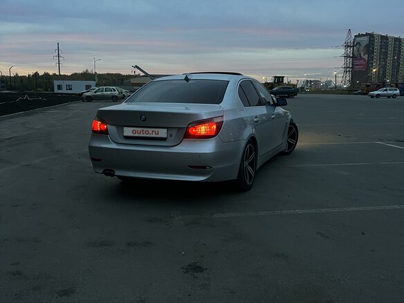 2004 BMW 5 серии 530i V (E60/E61), белый, 1229999 рублей - вид 2