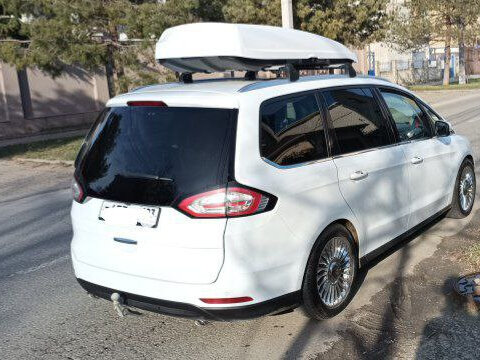 2017 Ford Galaxy III, белый, 4000000 рублей - вид 2
