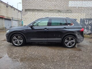 2019 Volkswagen Tiguan II, чёрный, 3350000 рублей, вид 1