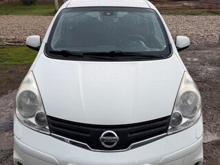 2011 Nissan Note I Рестайлинг, белый, 699999 рублей, вид 1
