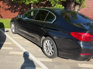 2019 BMW 5 серии 520i VII (G30/G31/G38), чёрный, 2500000 рублей, вид 2