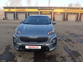 2021 Kia Sportage IV Рестайлинг, серебристый, 2350000 рублей, вид 2