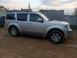 2011 Nissan Pathfinder III Рестайлинг, серебристый, 1300000 рублей, вид 3