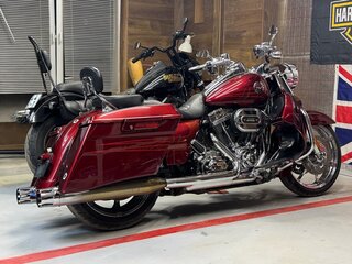 2013 Harley-Davidson CVO, красный, 900000 рублей, вид 2