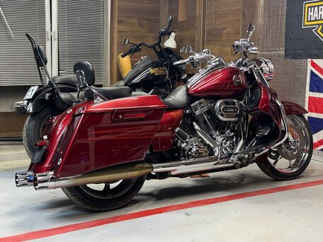 2013 Harley-Davidson CVO, красный, 900000 рублей, вид 2