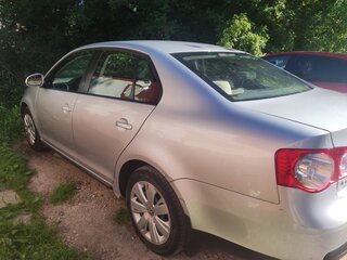 2010 Volkswagen Jetta V, серебристый, 1092000 рублей, вид 4