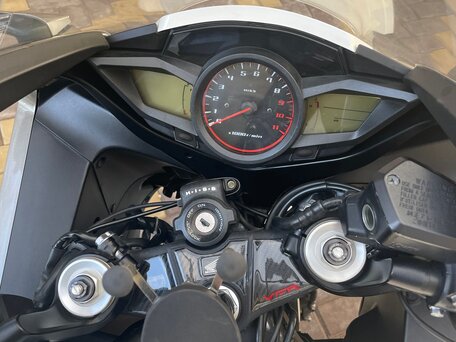 2010 Honda VFR 1200, белый, 830000 рублей, вид 4