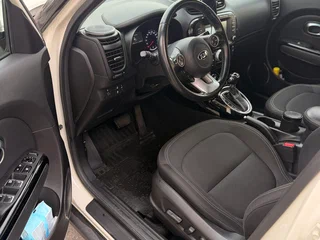 2018 Kia Soul II Рестайлинг, бежевый, 1750000 рублей, вид 5