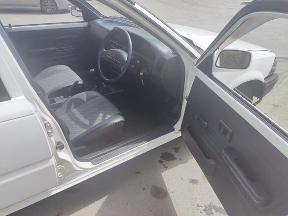 1988 Toyota Corolla VI (E90), белый, 385000 рублей - вид 8