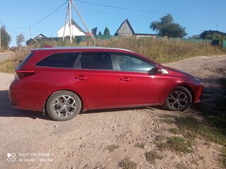 2017 Toyota Auris II Рестайлинг, пурпурный, 1190000 рублей, вид 2