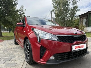 2021 Kia Rio IV Рестайлинг, красный, 1650000 рублей, вид 4