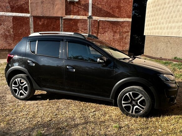 2018 Renault Sandero Stepway II, чёрный, 1100000 рублей - вид 8