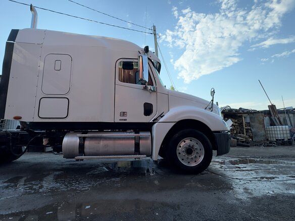2003 Freightliner Columbia, белый, 3500000 рублей - вид 13