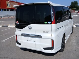 2020 Honda Stepwgn Spada V Рестайлинг, серебристый, 2450000 рублей, вид 2