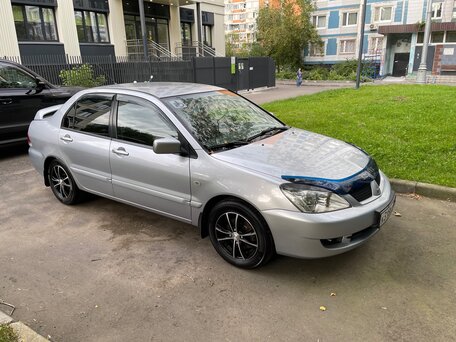 2005 Mitsubishi Lancer IX Рестайлинг, серебристый, 390000 рублей, вид 3