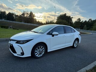 2022 Toyota Corolla XII (E210), белый, 1920000 рублей, вид 2