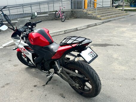 2015 Yamaha YZF-R3, красный, 475000 рублей, вид 3