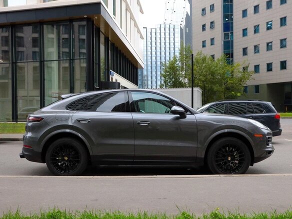 2021 Porsche Cayenne Coupé III, серый, 8290000 рублей - вид 4