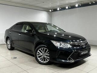 2016 Toyota Camry VII (XV50) Рестайлинг, чёрный, 2125000 рублей, вид 3