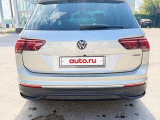 2021 Volkswagen Tiguan II Рестайлинг, серый, 3600000 рублей, вид 4