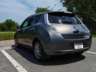 2013 Nissan Leaf (EM57) I (ZE0/AZE0), серый, 1450000 рублей, вид 5