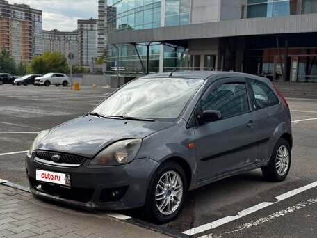 2007 Ford Fiesta Mk5, серый, 270000 рублей, вид 1