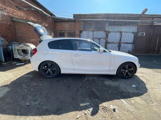 2010 BMW 1 серии 116i I (E81/E82/E87/E88) Рестайлинг, белый, 1150000 рублей, вид 3