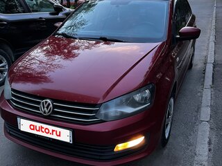2016 Volkswagen Polo V Рестайлинг, красный, 800000 рублей, вид 1