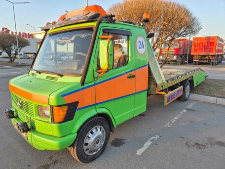 1986 Mercedes-Benz T1, зелёный, 750000 рублей, вид 1