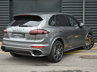 2015 Porsche Cayenne Turbo S II Рестайлинг (958), серый, 4390000 рублей, вид 5