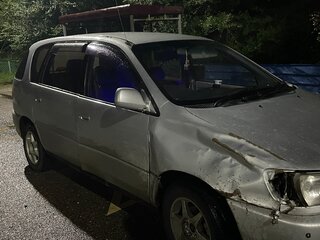 1998 Toyota Ipsum I (M10), серебристый, 400000 рублей, вид 4