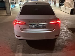 2021 Skoda Octavia IV (A8), белый, 2900000 рублей, вид 5