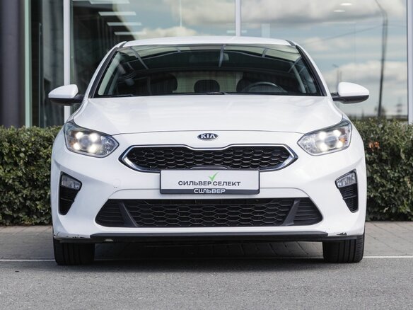 2019 Kia Ceed III, белый - вид 2