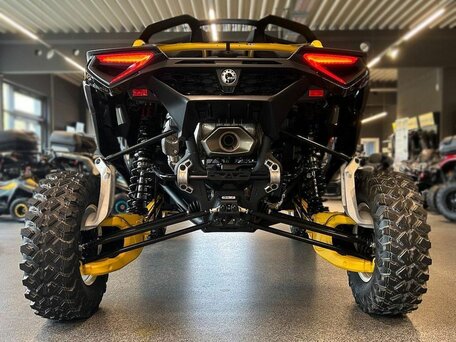 2024 BRP Can-Am Maverick R X RS SAS, жёлтый, 6199000 рублей, вид 5