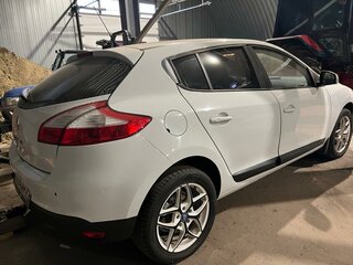 2014 Renault Megane III Рестайлинг 2, белый, 1200000 рублей, вид 2