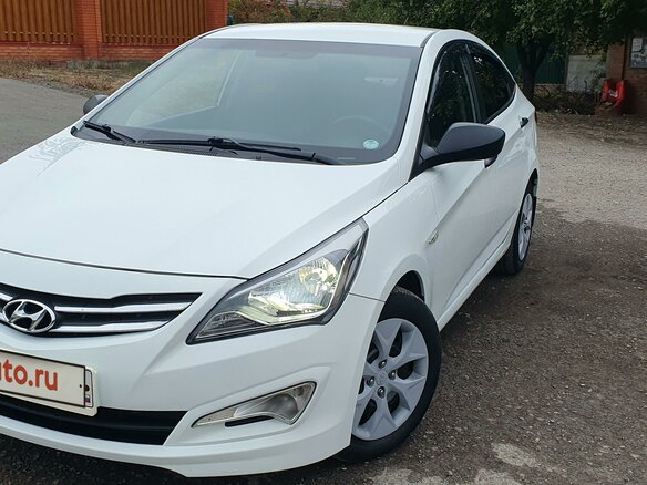 2015 Hyundai Solaris I Рестайлинг, белый, 899999 рублей