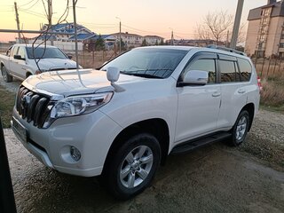 2014 Toyota Land Cruiser Prado 4-speed 150 Series Рестайлинг 1, белый, 3800000 рублей, вид 1