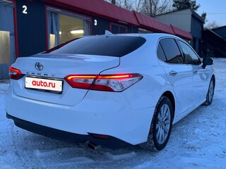 2018 Toyota Camry VIII (XV70), белый, 2400000 рублей, вид 5