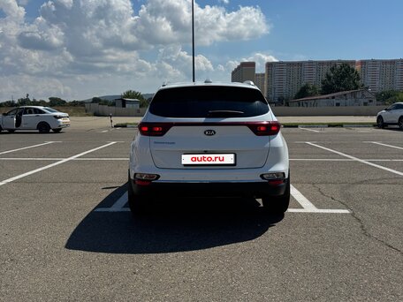 2021 Kia Sportage IV Рестайлинг, белый, 2550000 рублей, вид 4