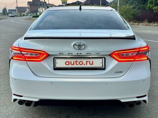 2020 Toyota Camry VIII (XV70) Рестайлинг, белый, 3100000 рублей, вид 2