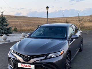 2018 Toyota Camry VIII (XV70), серый, 1572000 рублей, вид 1