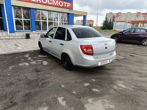 2013 Lada (ВАЗ) Granta I, серебристый, 365000 рублей - вид 3