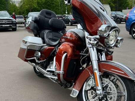 2014 Harley-Davidson Electra Glide, серебристый, 1750000 рублей, вид 4